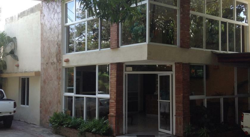 Hotel Alcaldeza - Garden House Santo Domingo Exterior foto
