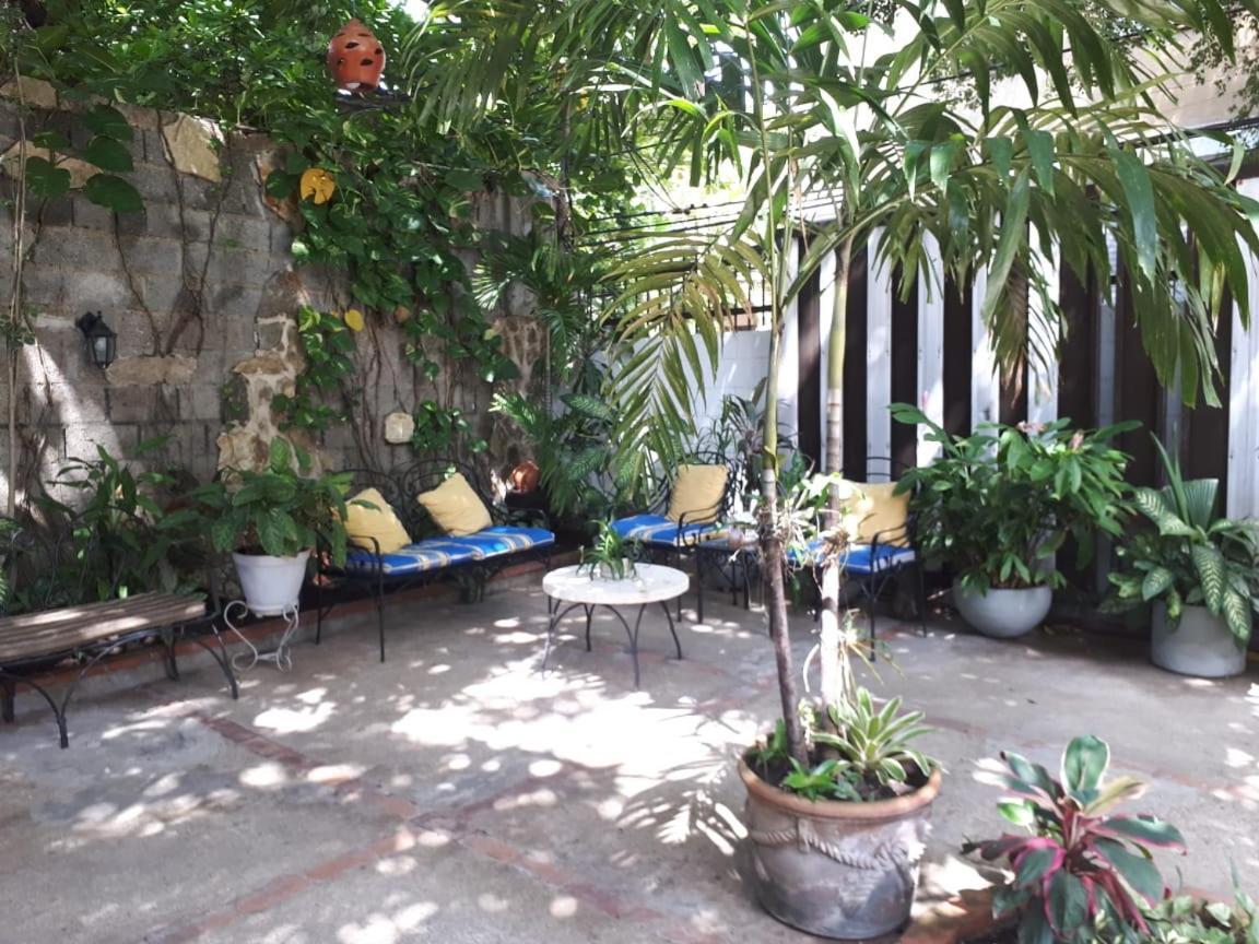 Hotel Alcaldeza - Garden House Santo Domingo Exterior foto