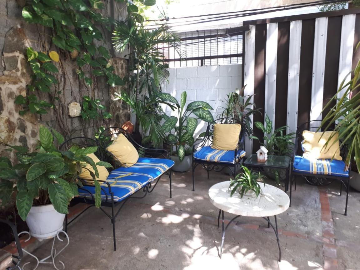Hotel Alcaldeza - Garden House Santo Domingo Exterior foto